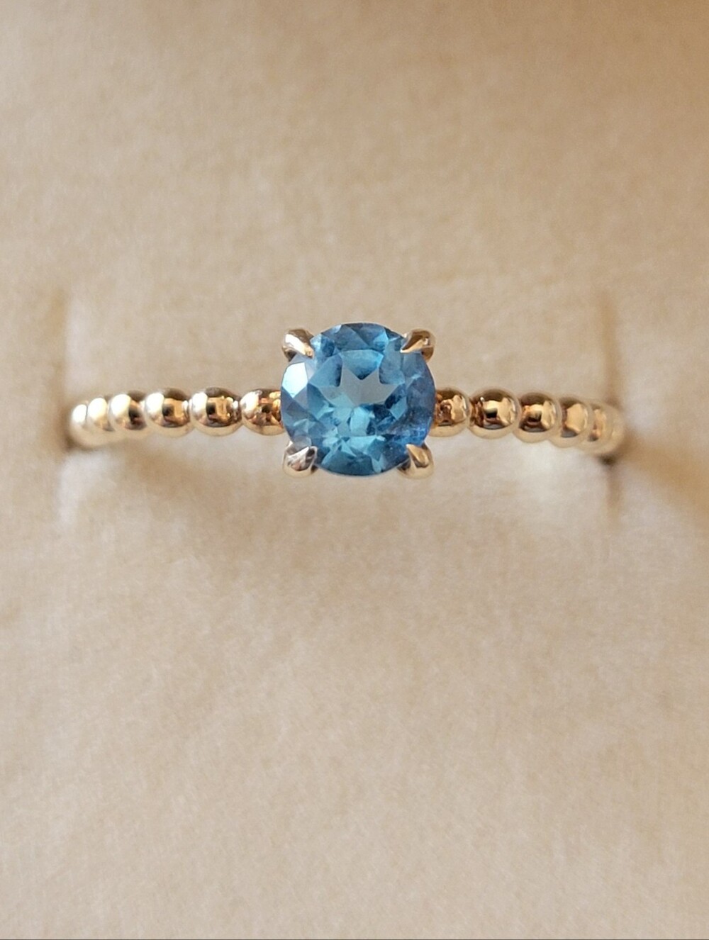 10K Yellow Gold, Blue Topaz, Beaded Solitaire Ring, Size 7 - Picture 8 of 9